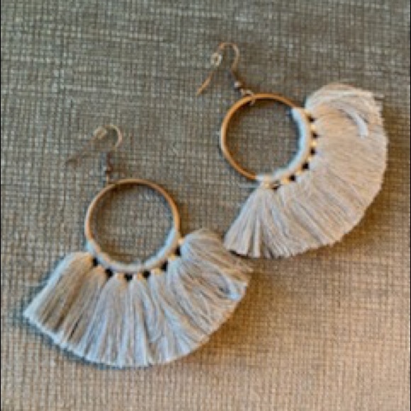 Earring - Picture 2 of 3